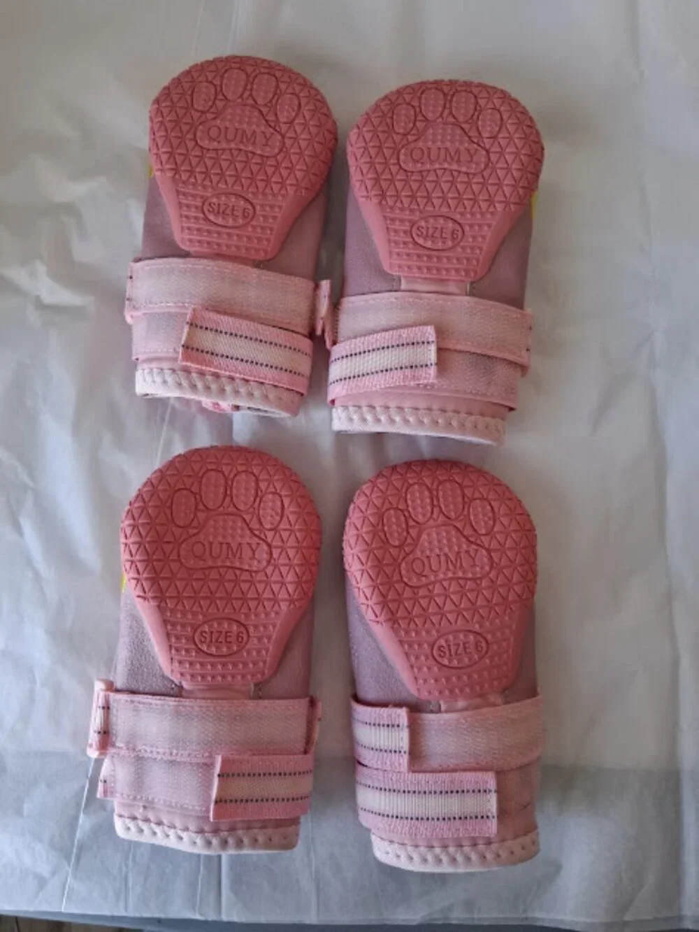 Qumy pink dog boots size 6